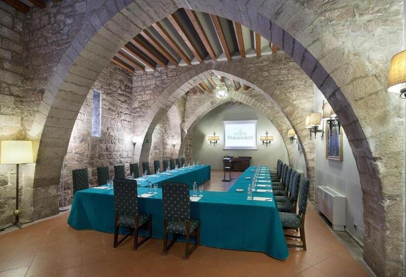Parador De Cardona