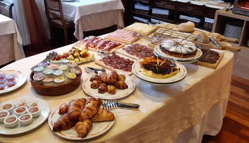 Отель Edelweiss