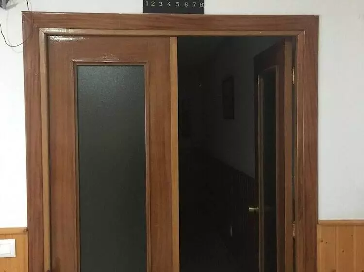 Отель Hostal Castilla