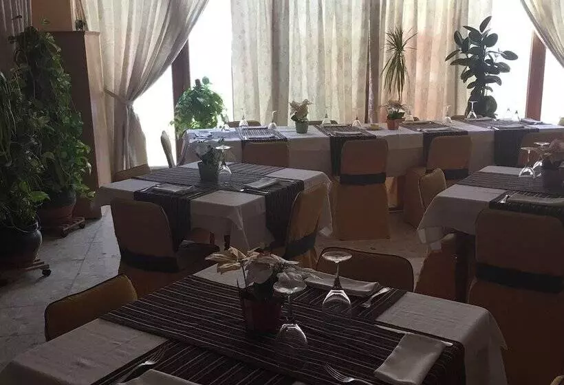 Отель Hostal Castilla