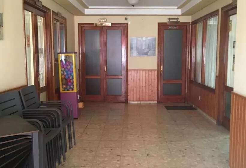 Отель Hostal Castilla