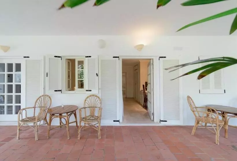 Отель Hurricane Beach