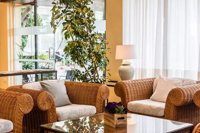 ホテル Intur Azor