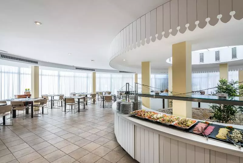 ホテル Intur Azor