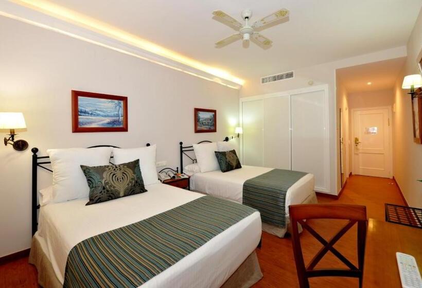 هتل Salobreña Suites