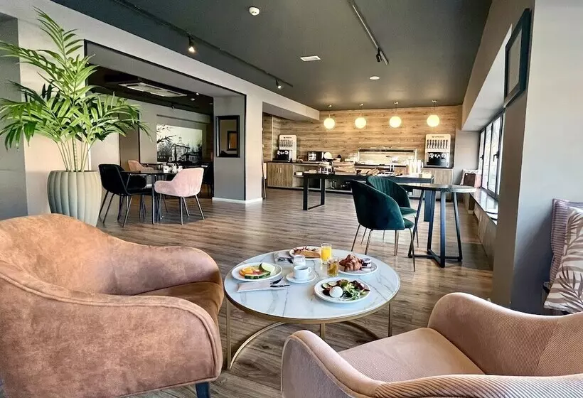 Hotel Acta Madfor
