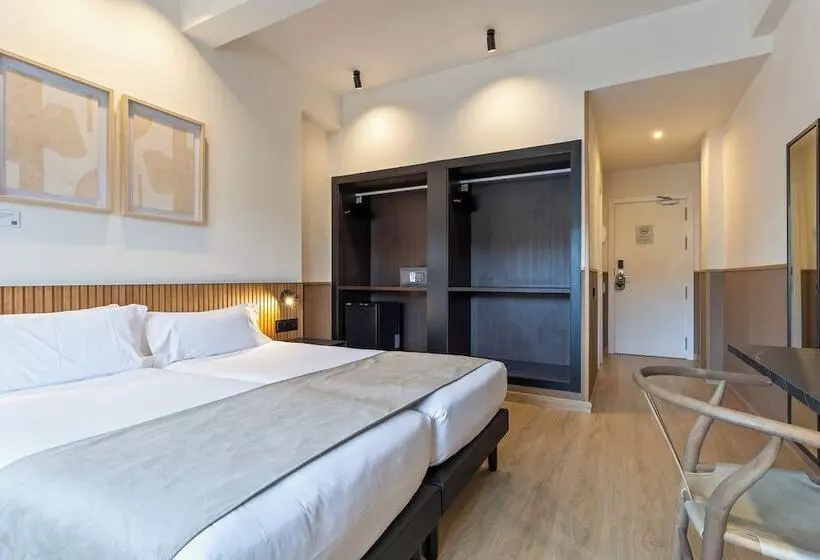 Hotel Acta Madfor