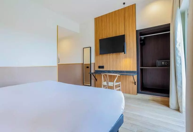 Hotel Acta Madfor