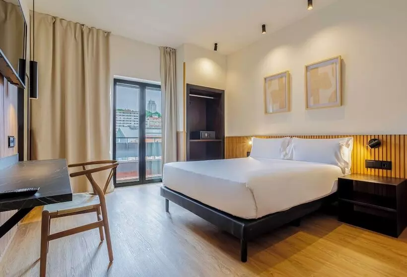 Hotel Acta Madfor