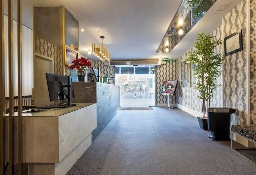 Hotel Acta Madfor