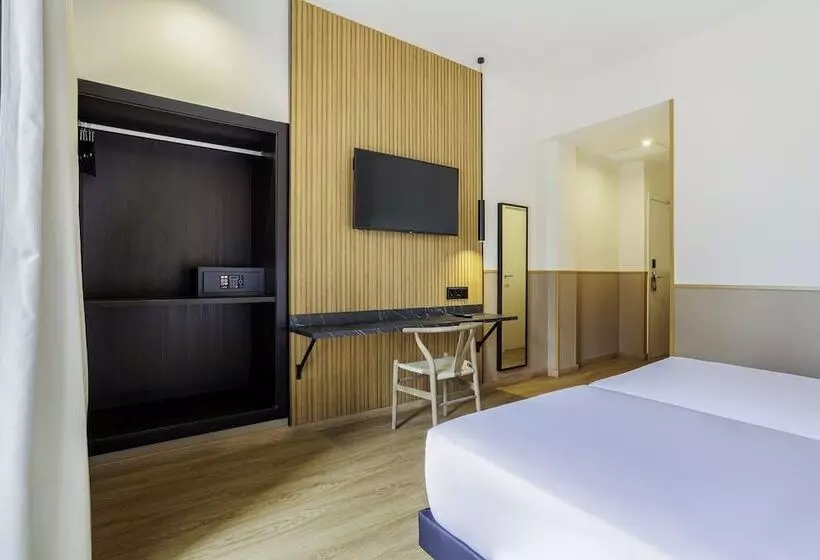 Hotel Acta Madfor