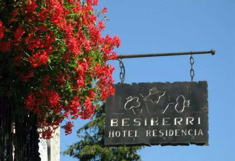 فندق Besiberri