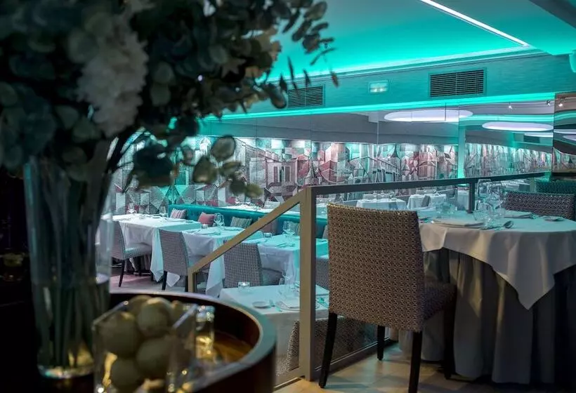 Hotel Opera