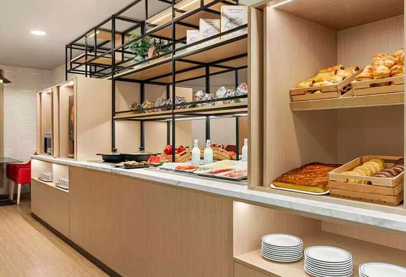 בית מלון כפרי Ramada By Wyndham Madrid Tres Cantos