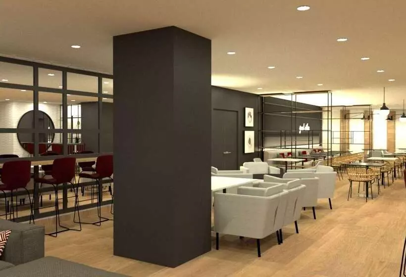 בית מלון כפרי Ramada By Wyndham Madrid Tres Cantos