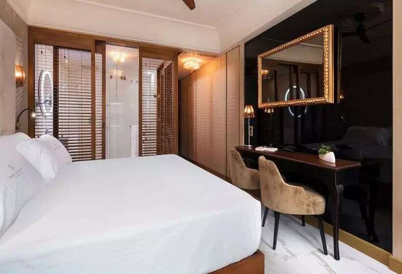 Santa Catalina, a Royal Hideaway Hotel  5*GL