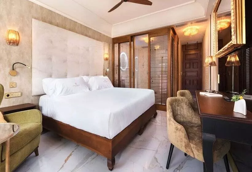 Santa Catalina, a Royal Hideaway Hotel  5*GL