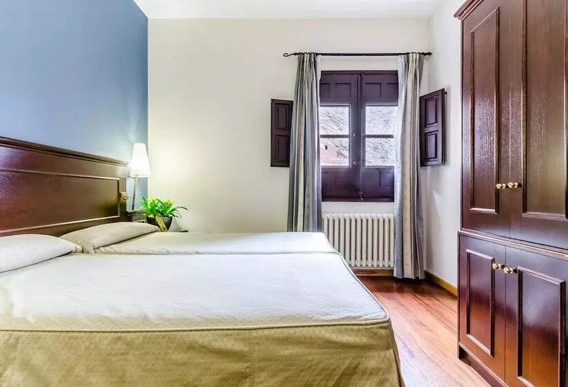 Отель Albarracin