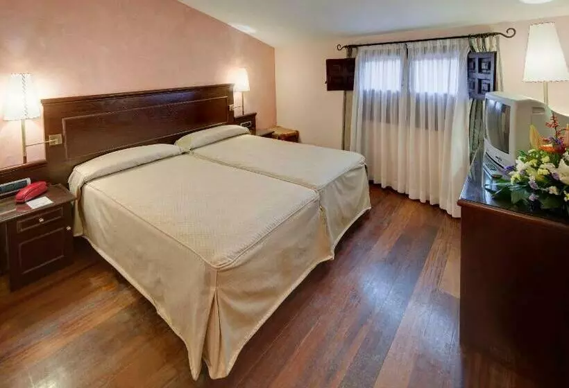 Отель Albarracin