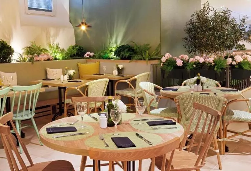 هتل Catalonia Santa Justa