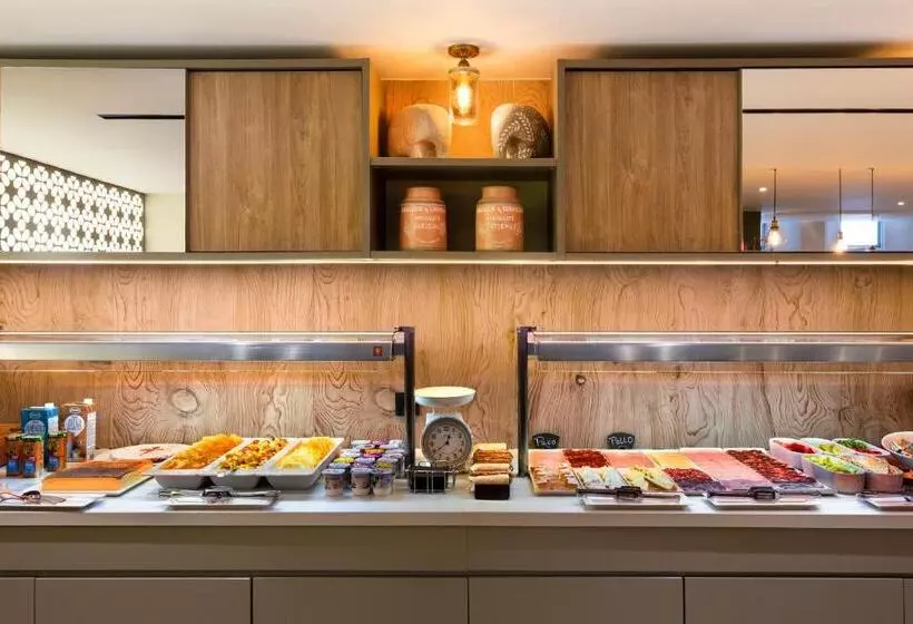 هتل Catalonia Santa Justa