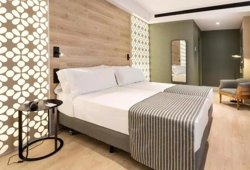 هتل Catalonia Santa Justa