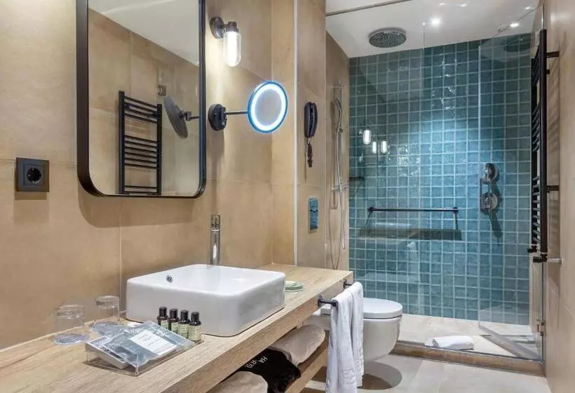 هتل Catalonia Santa Justa