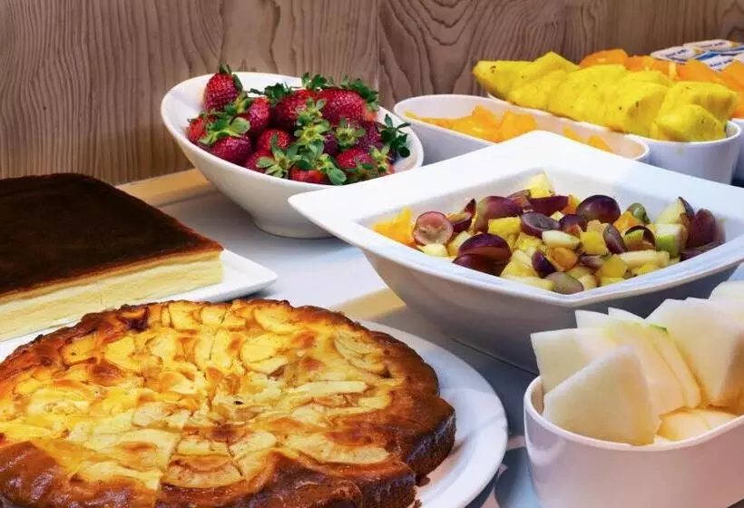 هتل Catalonia Santa Justa