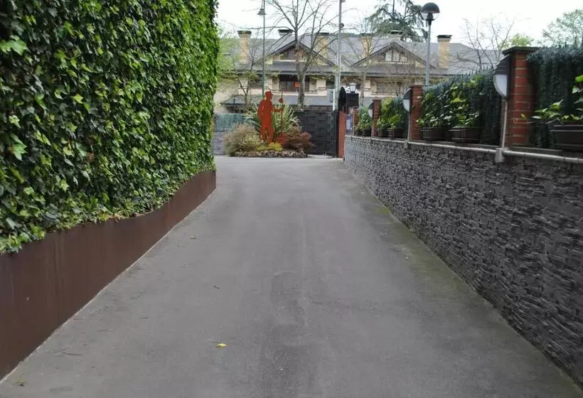 בית מלון כפרי Gernika   Adults Only