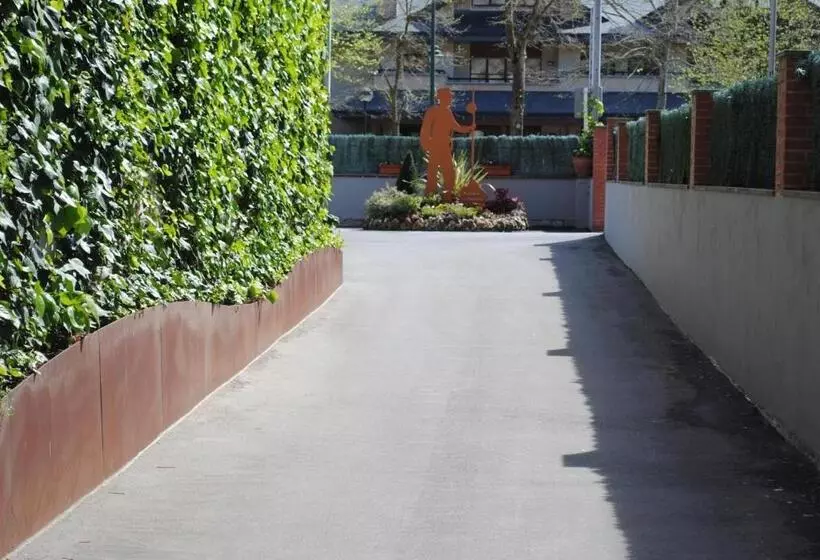 בית מלון כפרי Gernika   Adults Only