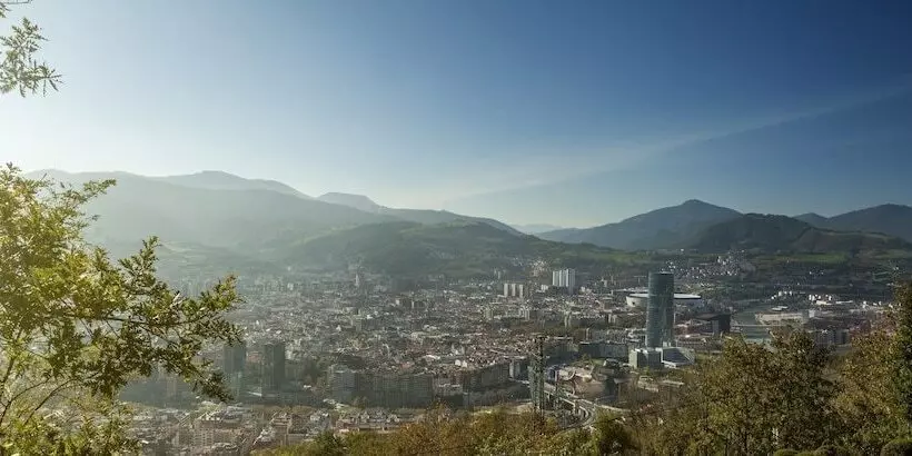 בית מלון כפרי Ilunion Bilbao