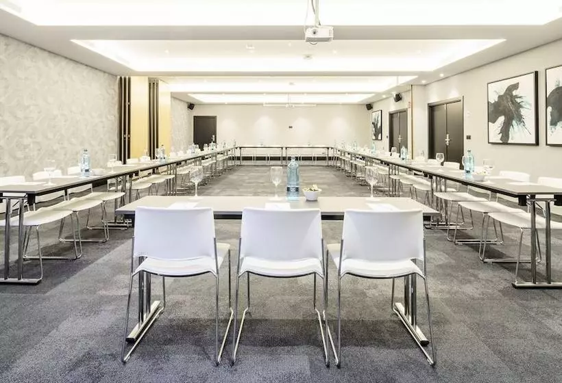 בית מלון כפרי Ilunion Bilbao