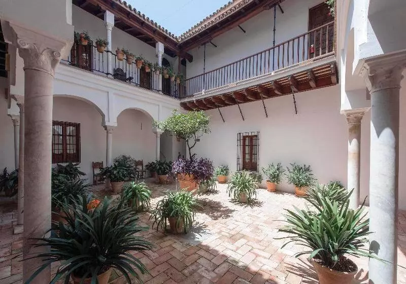 هتل Las Casas De La Judería