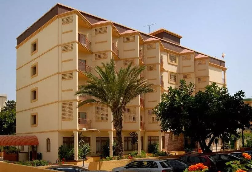 Hotel Monarque Cendrillon