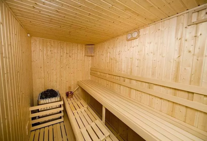 Hotel Monarque Cendrillon