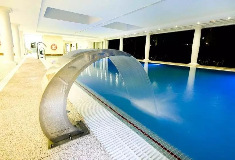 Hotel Monarque Cendrillon