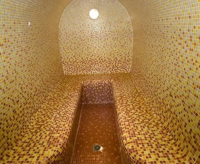 Hotel Monarque Cendrillon