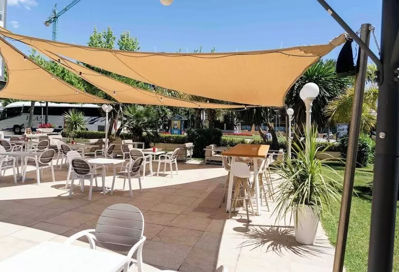 Hotelli Planas