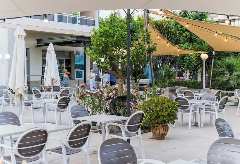 Hotelli Planas