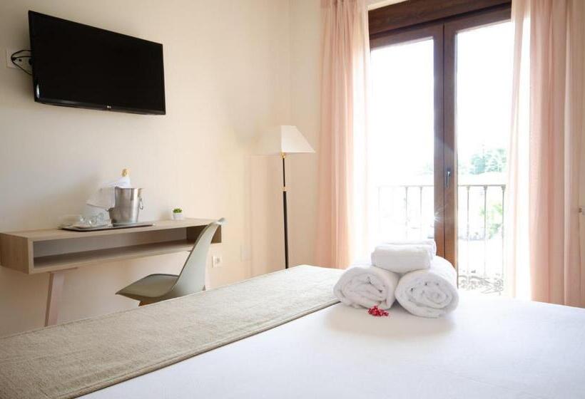 هتل Puerta Ciudad Rodrigo