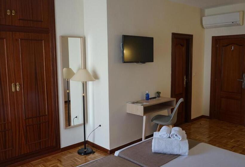 هتل Puerta Ciudad Rodrigo