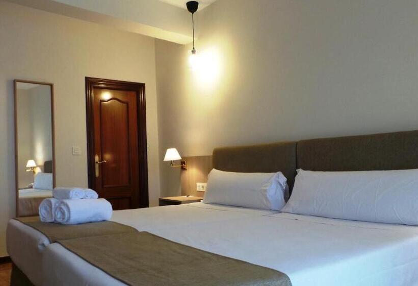 هتل Puerta Ciudad Rodrigo