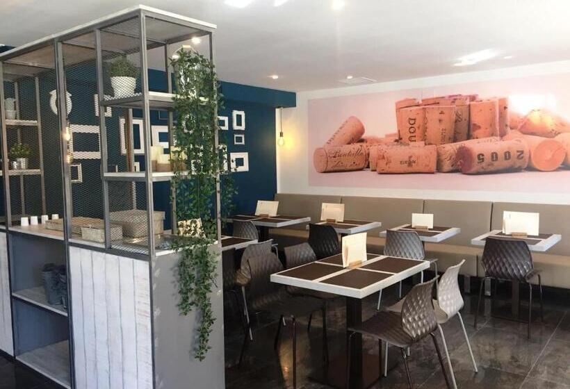 هتل Puerta Ciudad Rodrigo