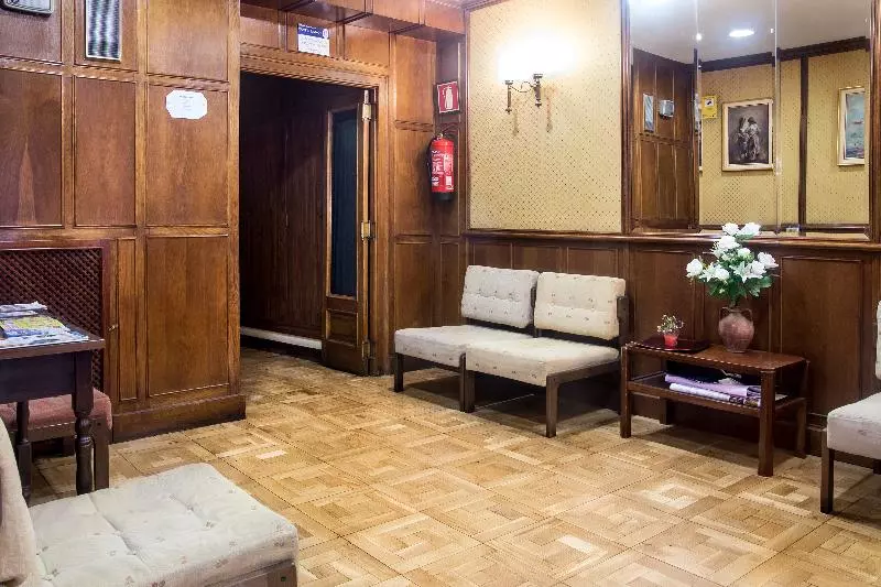 فندق Residencia Castellano I