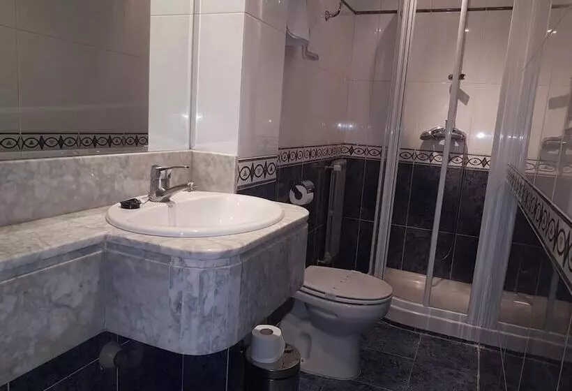 فندق Residencia Castellano I