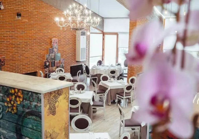 호텔 Resort El Montico