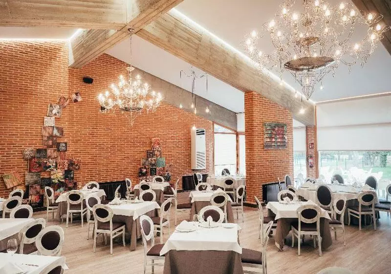 호텔 Resort El Montico