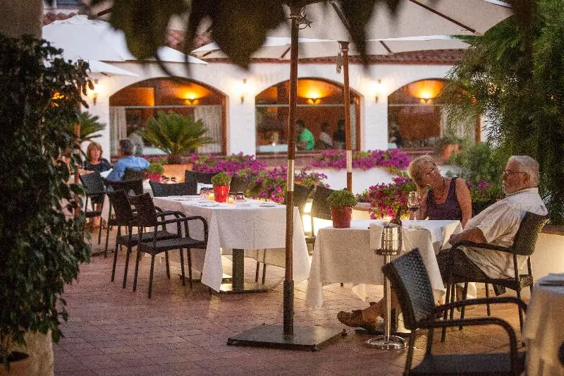 ホテル Restaurant Bon Retorn