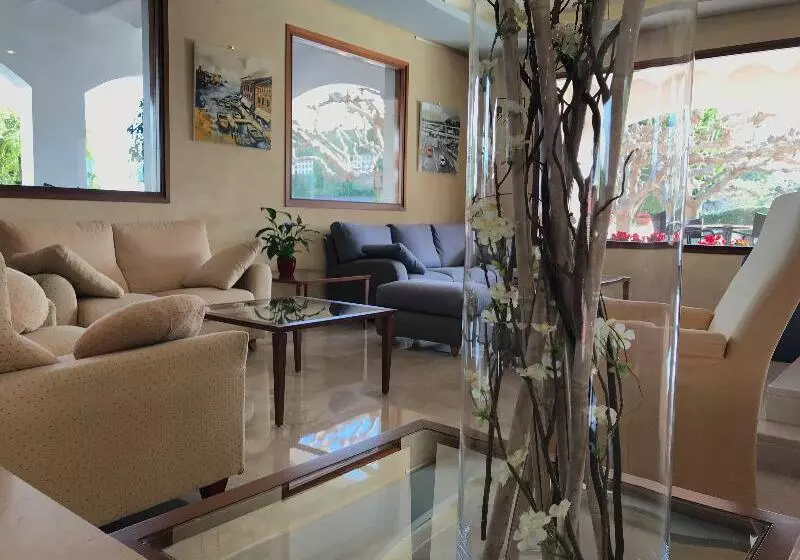 ホテル Restaurant Bon Retorn