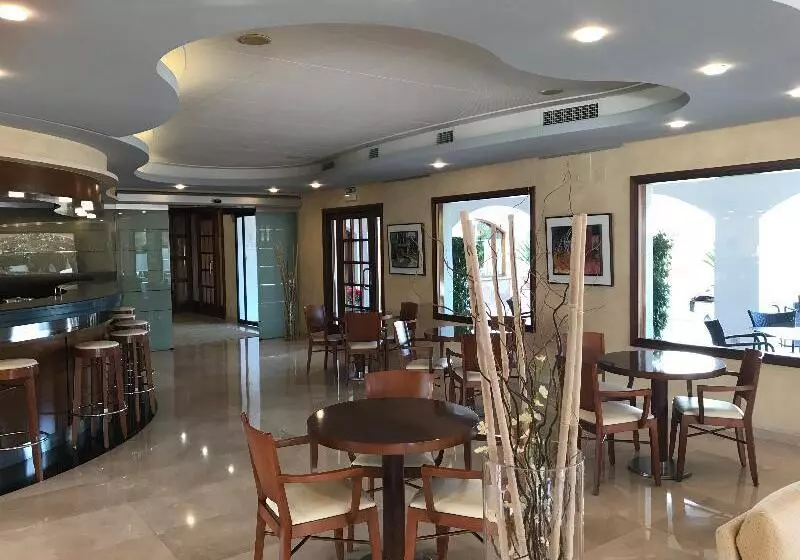 ホテル Restaurant Bon Retorn